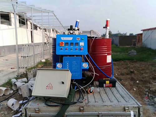 聚氨酯保溫節(jié)能的發(fā)泡機都有哪些型號?(圖1) 發(fā)泡聚氨酯材料的施工設(shè)備